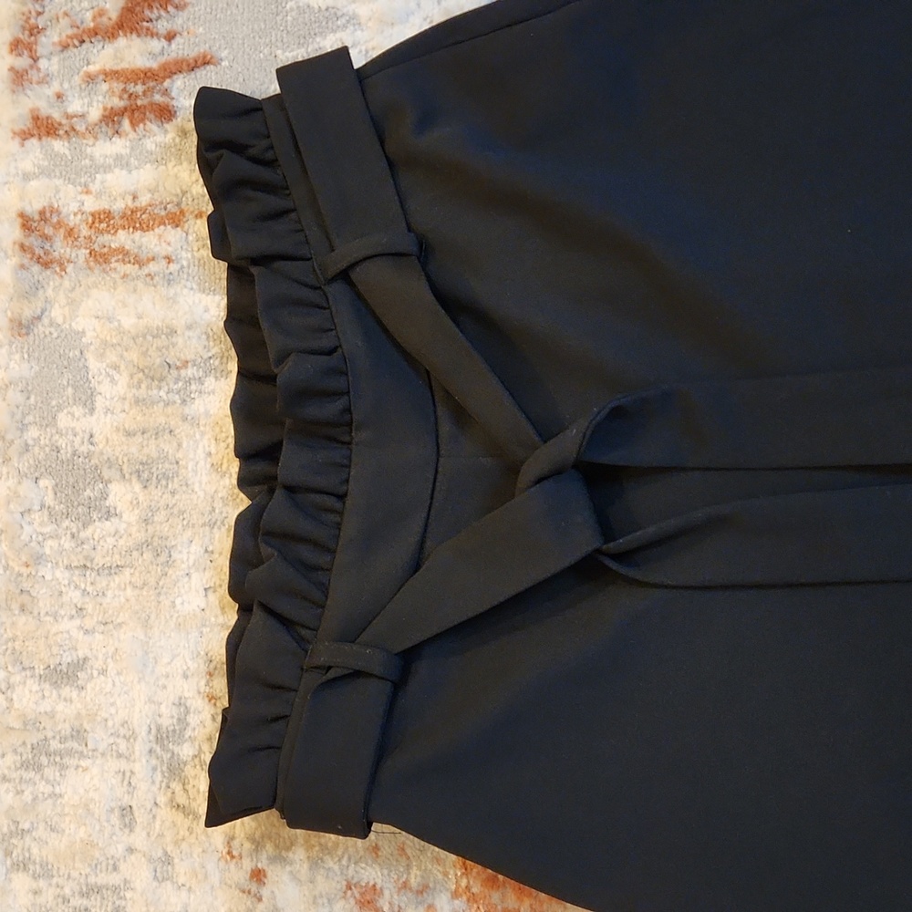 NEW- Wide Leg Paperbag Pants w/belt - S